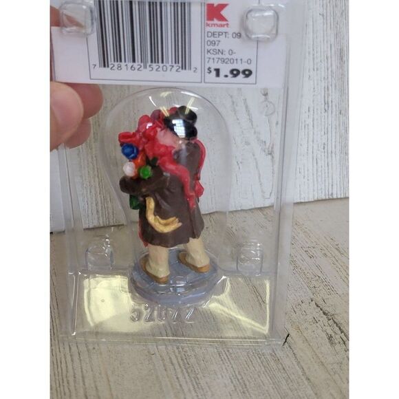 Lemax 2005 all wrapped up Coventry Cove Village accessory xmas - Picture 5 of 6